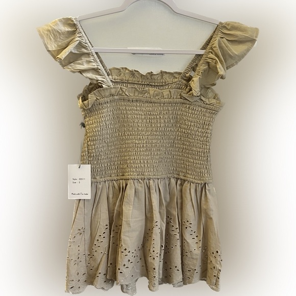 NEW Japna Smocked Eyelet Top Size Small Tan with Scalloped Hem Ruffled Straps - Picture 2 of 11